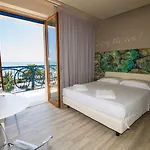 Jerry - Beachfront & Private Pool Grottammare