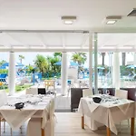 Jerry - Beachfront & Private Pool 3*
