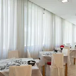 Jerry - Beachfront & Private Pool מלון גרוטמארה