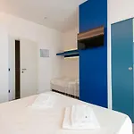 Jerry - Beachfront & Private Pool 3* גרוטמארה