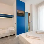 Jerry - Beachfront & Private Pool Hotel