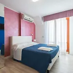 Jerry - Beachfront & Private Pool Hotel
