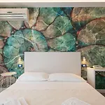 Jerry - Beachfront & Private Pool 3*