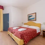 Jerry - Beachfront & Private Pool