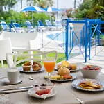 מלון Jerry - Beachfront & Private Pool גרוטמארה
