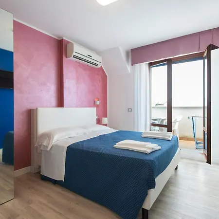 Jerry - Beachfront & Private Pool Отель 3*