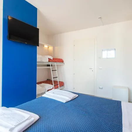 Jerry - Beachfront & Private Pool 3*