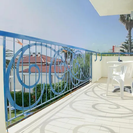 Hotel Jerry - Beachfront & Private Pool 3*