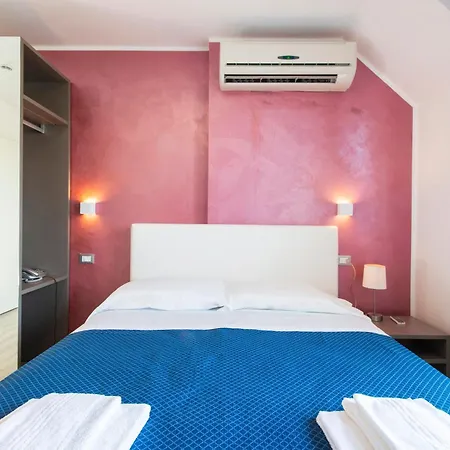 Hotel Jerry - Beachfront & Private Pool