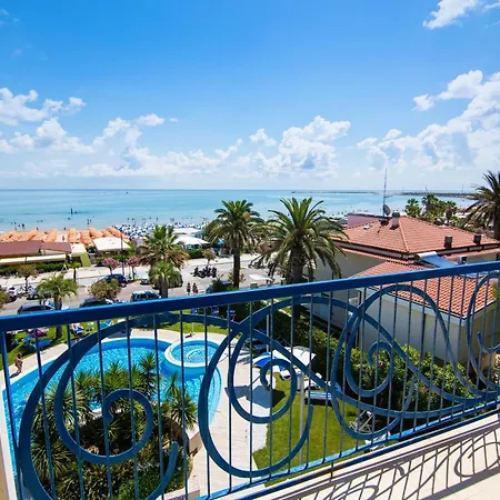 Ξενοδοχείο Jerry - Beachfront & Private Pool 3*
