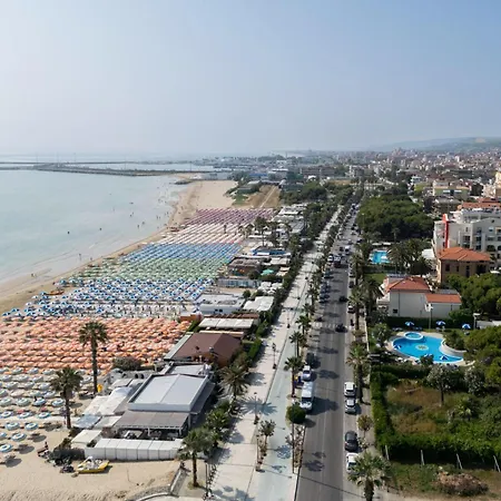 Jerry - Beachfront & Private Pool Hotel Grottammare