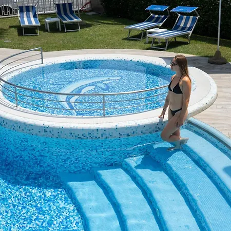 Jerry - Beachfront & Private Pool Grottammare