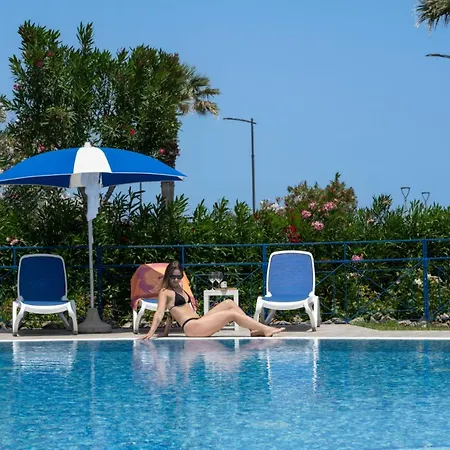 Jerry - Beachfront & Private Pool Ξενοδοχείο