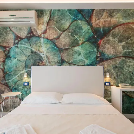 Jerry - Beachfront & Private Pool 3*