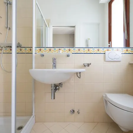 Jerry - Beachfront & Private Pool Ξενοδοχείο Grottammare