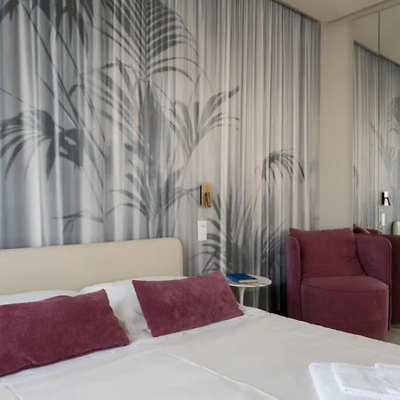 Jerry - Beachfront & Private Pool Grottammare