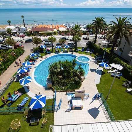 Hotel Jerry - Beachfront & Private Pool