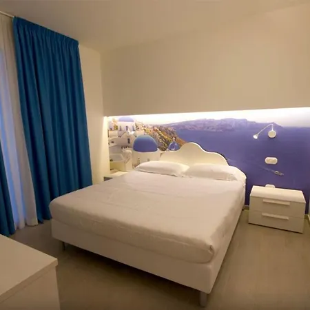 Ξενοδοχείο Jerry - Beachfront & Private Pool 3*