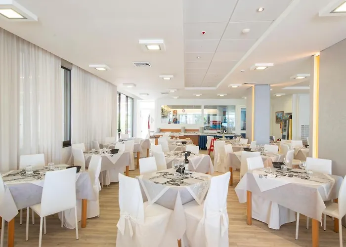 Отель Jerry - Beachfront & Private Pool 3*