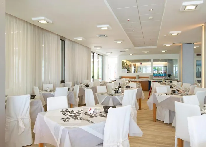 Jerry - Beachfront & Private Pool Отель Гроттамаре