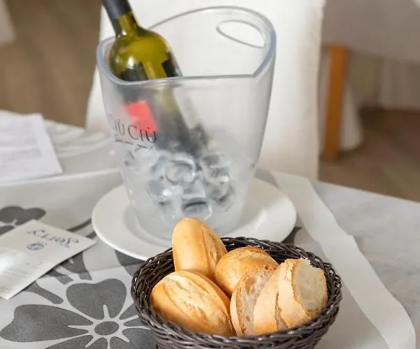 Отель Jerry - Beachfront & Private Pool