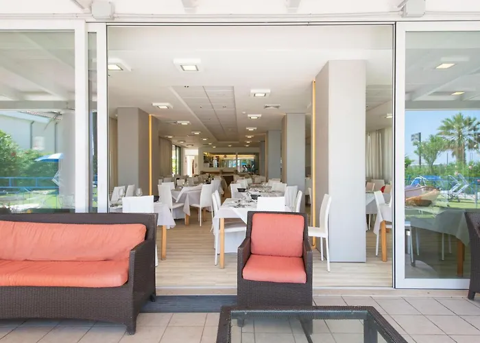 Hotel Jerry - Beachfront & Private Pool