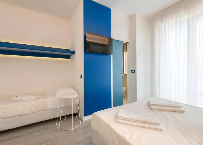 Jerry - Beachfront & Private Pool Отель