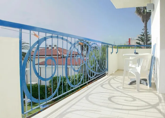 Отель Jerry - Beachfront & Private Pool 3*