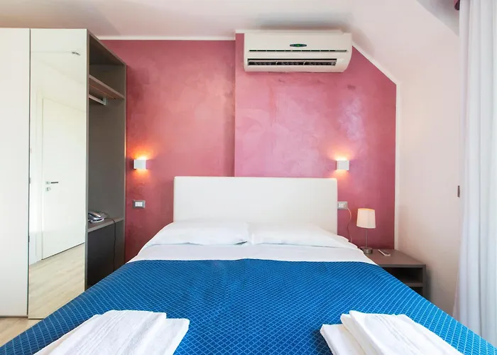 Hotel Jerry - Beachfront & Private Pool