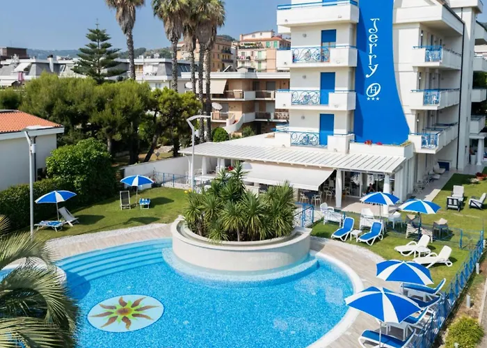 Jerry - Beachfront & Private Pool Отель Гроттамаре