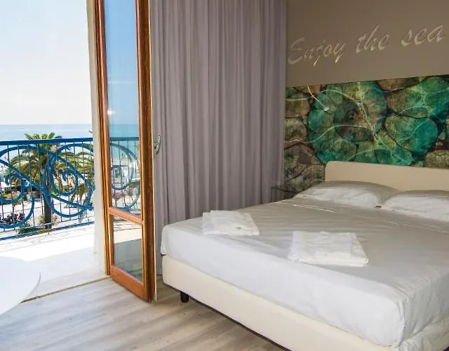 Jerry - Beachfront & Private Pool