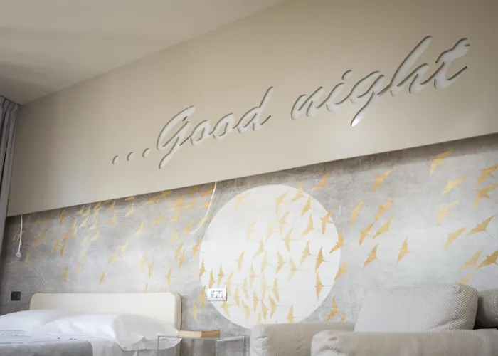 Jerry - Beachfront & Private Pool Hotel Grottammare