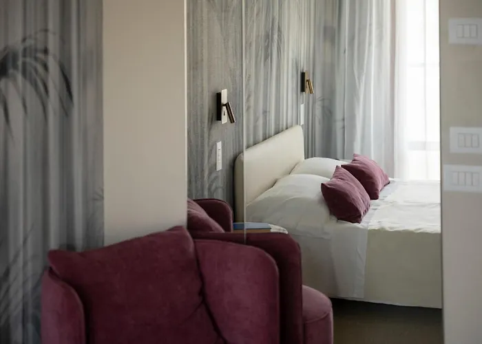 Jerry - Beachfront & Private Pool Hotel 3*