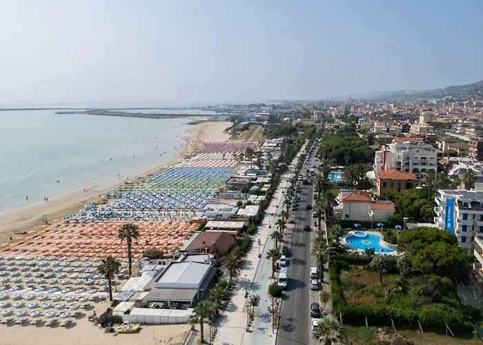 Jerry - Beachfront & Private Pool Hotel Grottammare