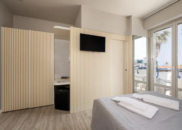 Jerry - Beachfront & Private Pool 3*