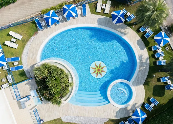 Jerry - Beachfront & Private Pool 3*