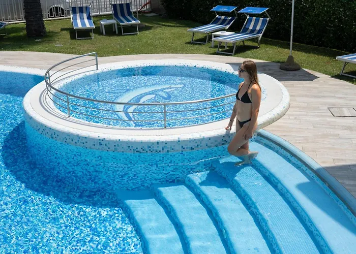 Jerry - Beachfront & Private Pool Grottammare