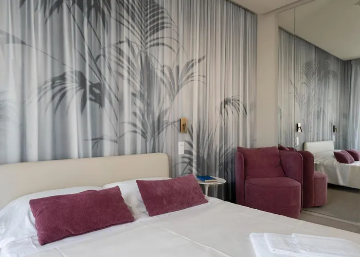 Jerry - Beachfront & Private Pool Grottammare