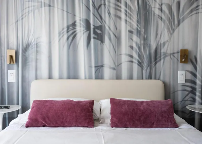 Jerry - Beachfront & Private Pool Hotel 3*